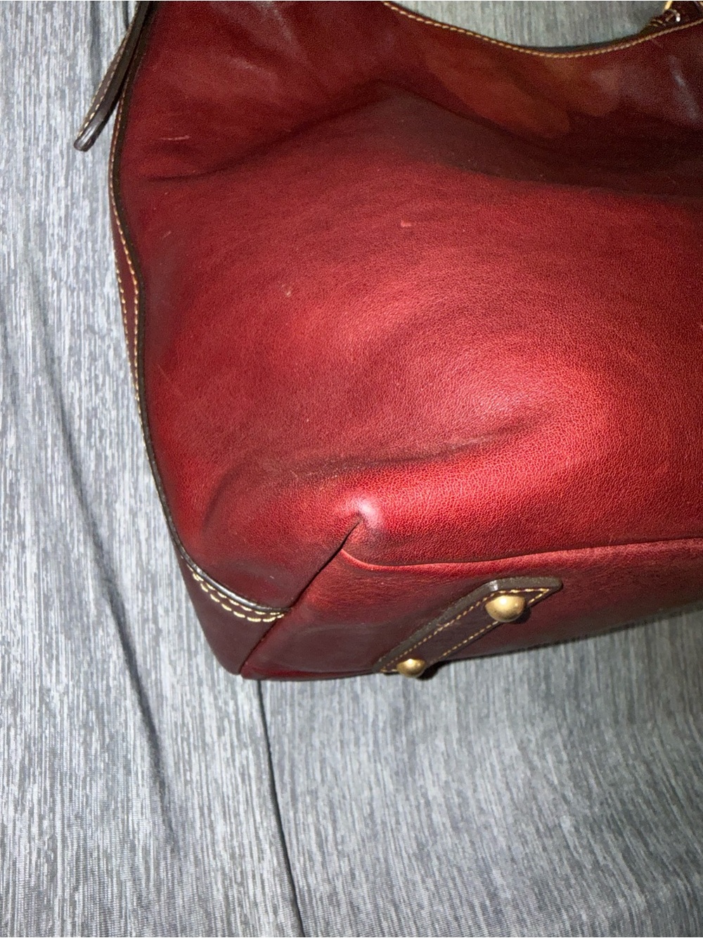 Dooney & Bourke Kingston Shoulder bag in Bordeaux Florentine leather - Picture 12 of 15